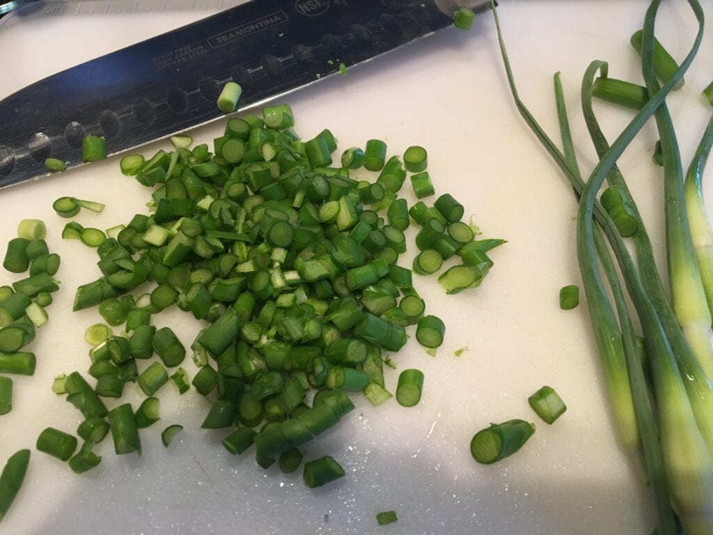 How to cut garlic scapes